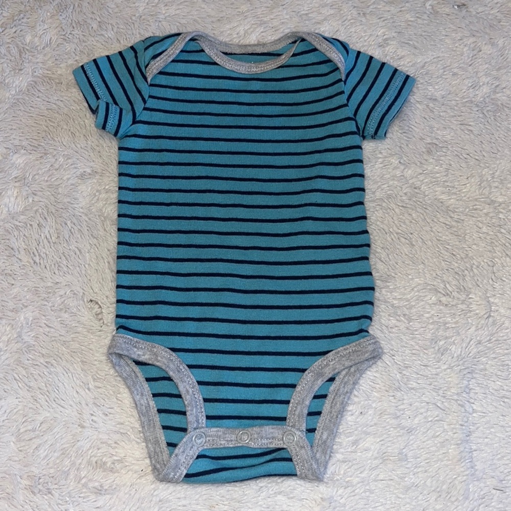 (3 for $10) carters 3 month striped blue bodysuit 100% cotton baby boy
Clothing